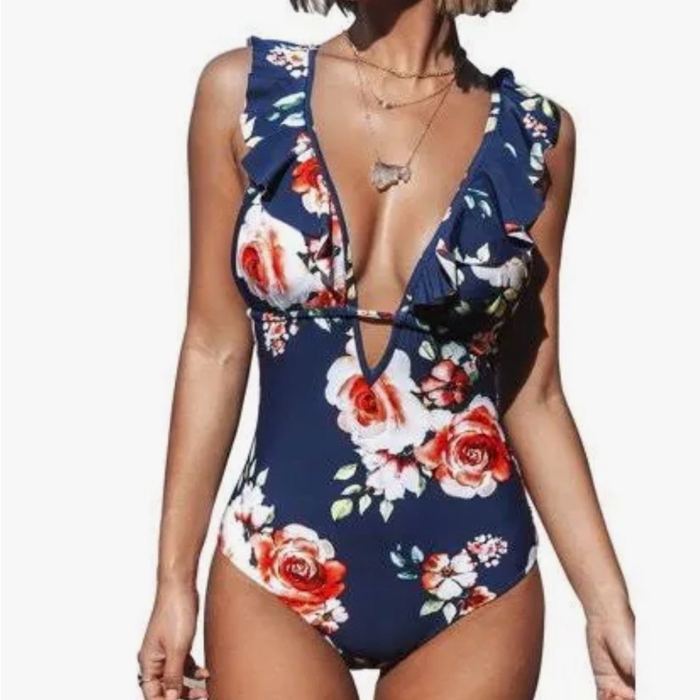 CUPSHE Women' One Piece Swimsuit Ruffle Deep V Neck Strappy Floral Size L